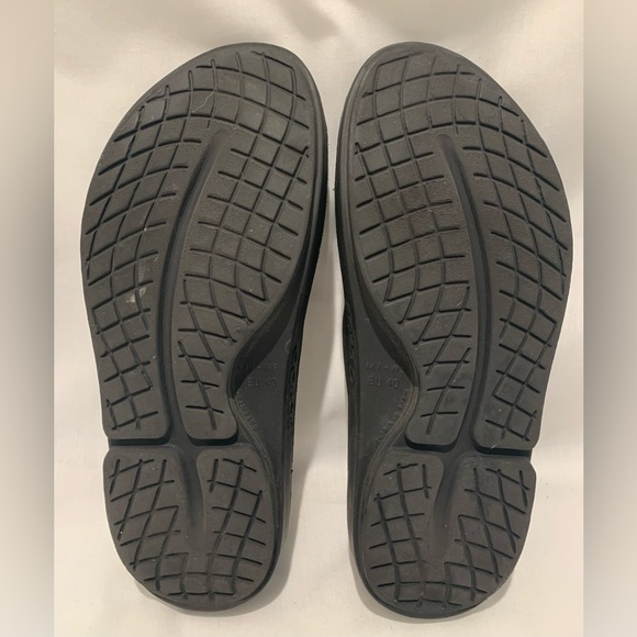 Oofos Slide Recovery Sandals Black womens 9 EU 40 - Picture 4 of 6